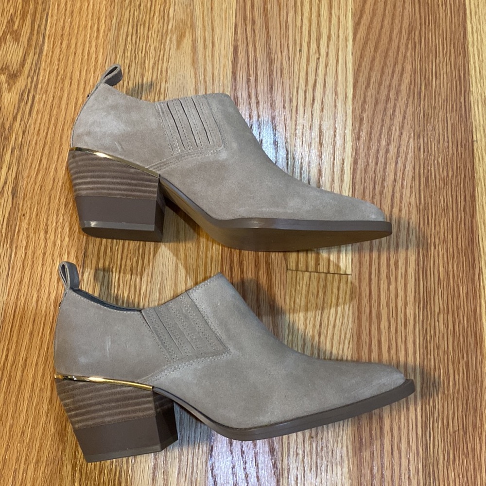 1 day sale ❤️ New DKNY Roxy Shooties ankle booties boots shoes - Picture 3 of 12